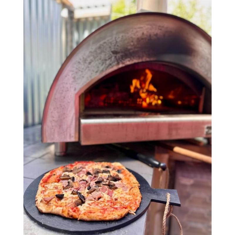 Big Daddy Commercial Grade Wood fired Pizza Oven | Cooks 4 Pizzas in 90 Seconds. Bargain at £1999